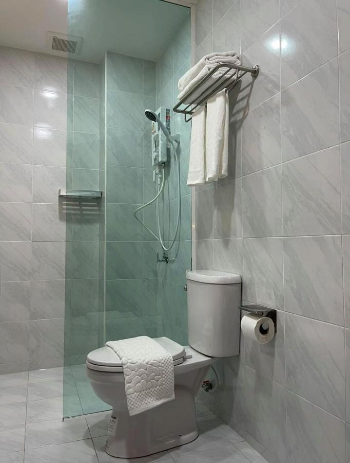 Tj Boutique Hotel Uthai Thani Ngoại thất bức ảnh